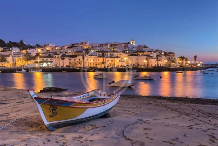Terreno para Venda em Ferragudo Foto 1