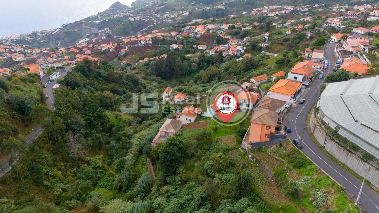 Terreno para Venda em Estreito de Camara de Lobos Foto 1