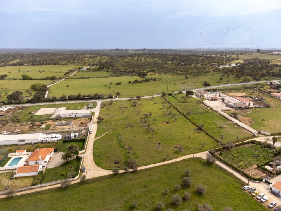 Terreno para Venda em Bacelo e Senhora da Saúde Foto 9
