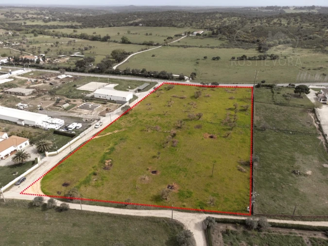 Terreno para Venda em Bacelo e Senhora da Saúde Foto 1