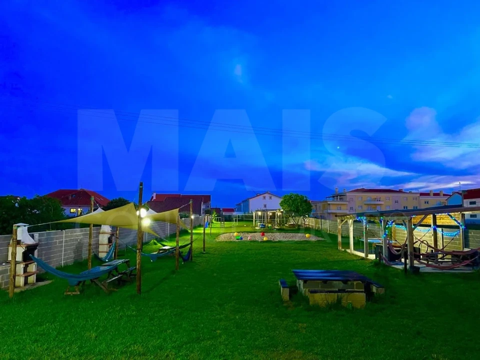 Moradia T11 para Venda em Atouguia da Baleia Foto 1