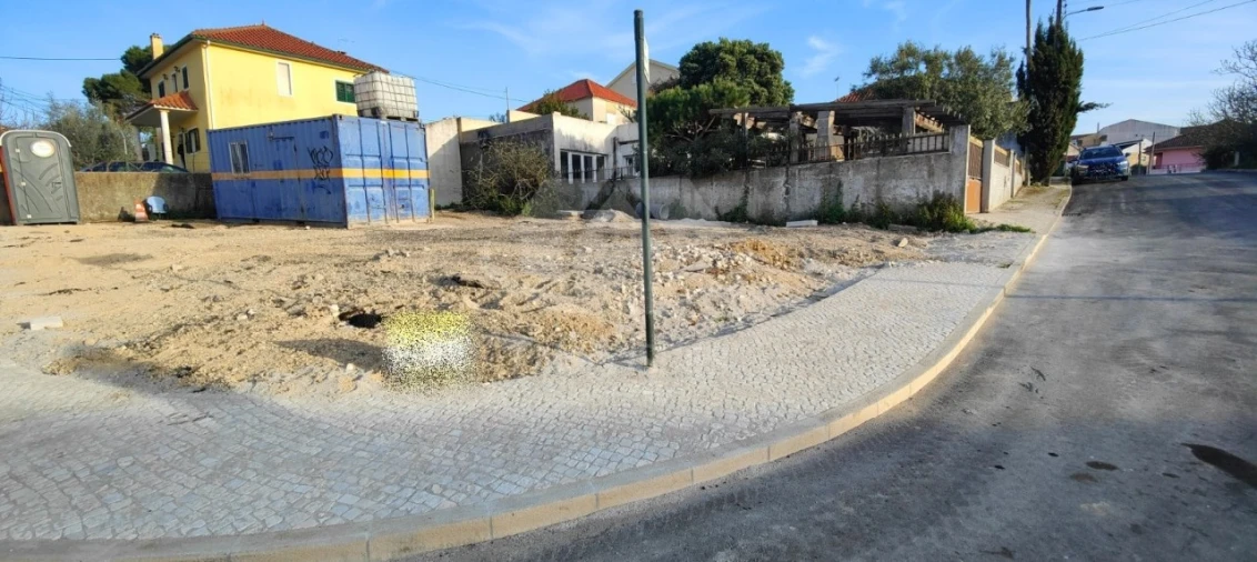 Terreno para Venda em Santa Iria de Azoia, São João da Talha e Bobadela Foto 1