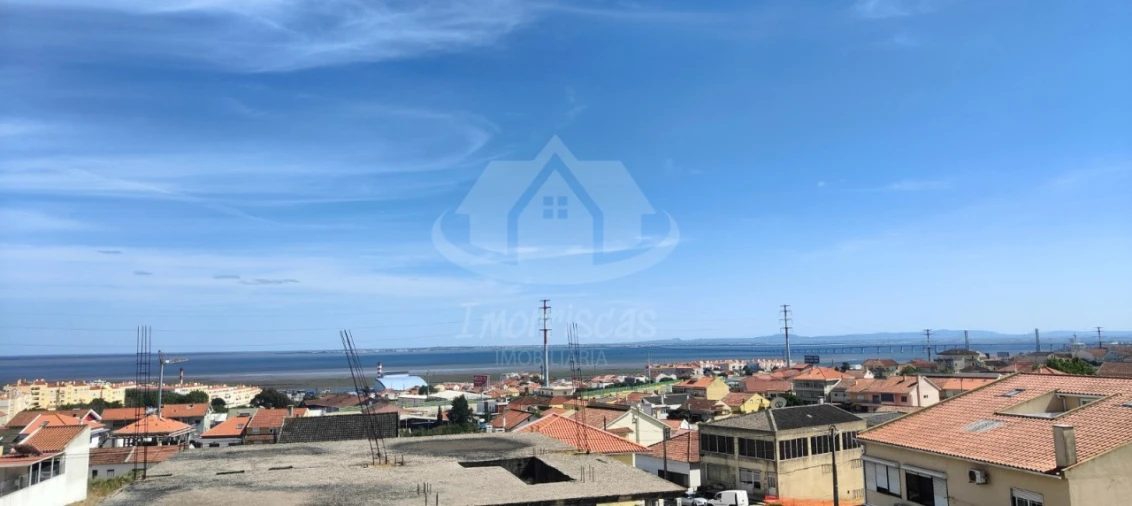 Terreno para Venda em Santa Iria de Azoia, São João da Talha e Bobadela Foto 4