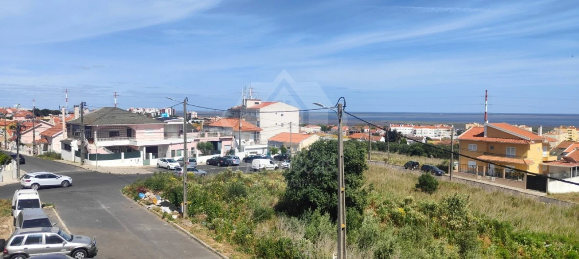 Terreno para Venda em Santa Iria de Azoia, São João da Talha e Bobadela Foto 1