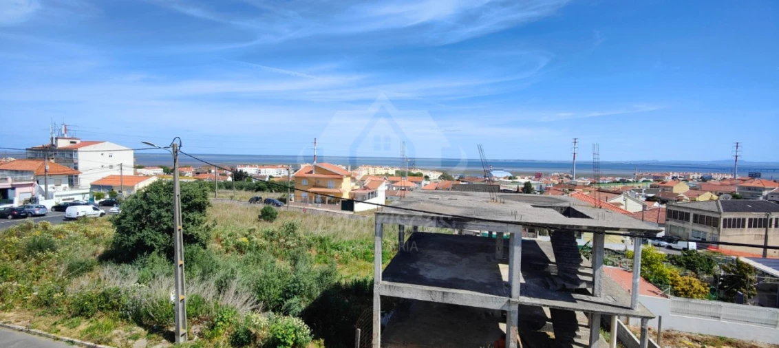 Terreno para Venda em Santa Iria de Azoia, São João da Talha e Bobadela Foto 13