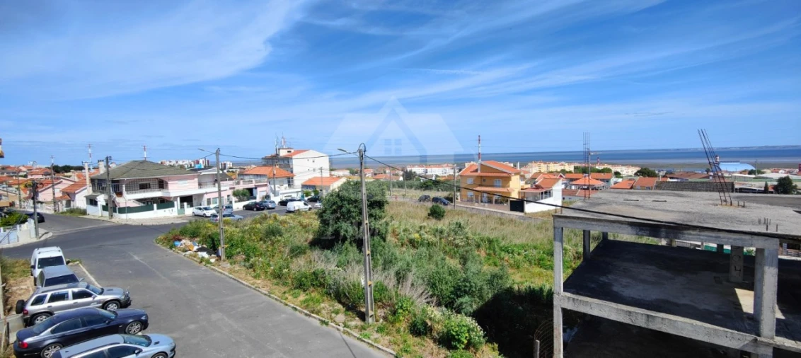 Terreno para Venda em Santa Iria de Azoia, São João da Talha e Bobadela Foto 2