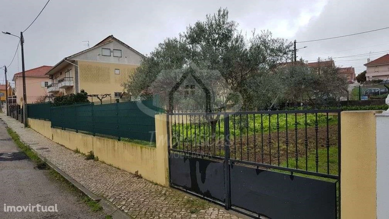 Terreno para Venda em Santa Iria de Azoia, São João da Talha e Bobadela Foto 1