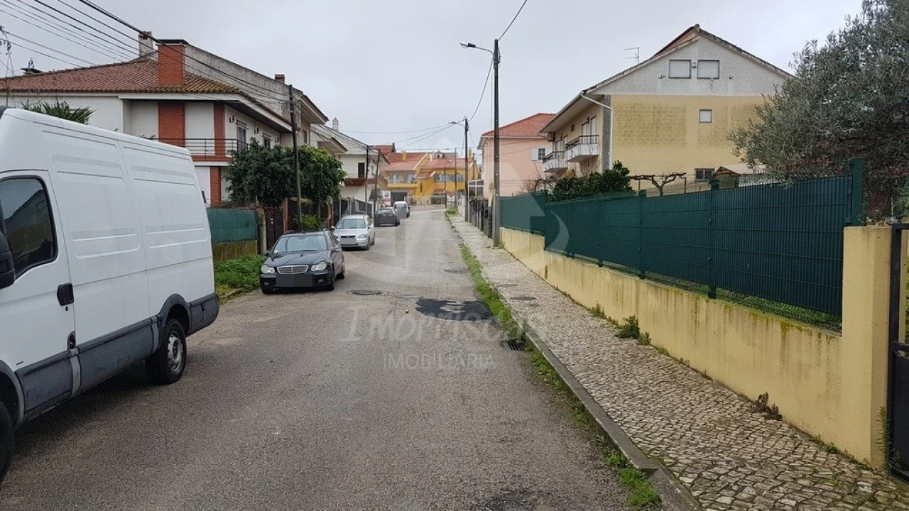 Terreno para Venda em Santa Iria de Azoia, São João da Talha e Bobadela Foto 13