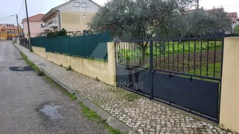 Terreno para Venda em Santa Iria de Azoia, São João da Talha e Bobadela