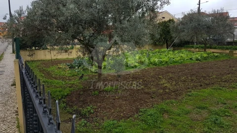 Terreno para Venda em Santa Iria de Azoia, São João da Talha e Bobadela