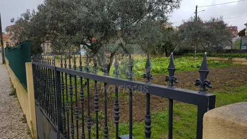 Terreno para Venda em Santa Iria de Azoia, São João da Talha e Bobadela