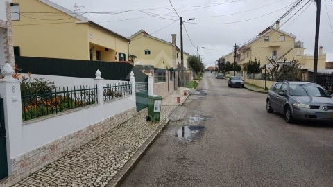 Terreno para Venda em Santa Iria de Azoia, São João da Talha e Bobadela