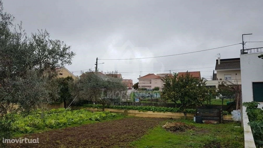 Terreno para Venda em Santa Iria de Azoia, São João da Talha e Bobadela Foto 2