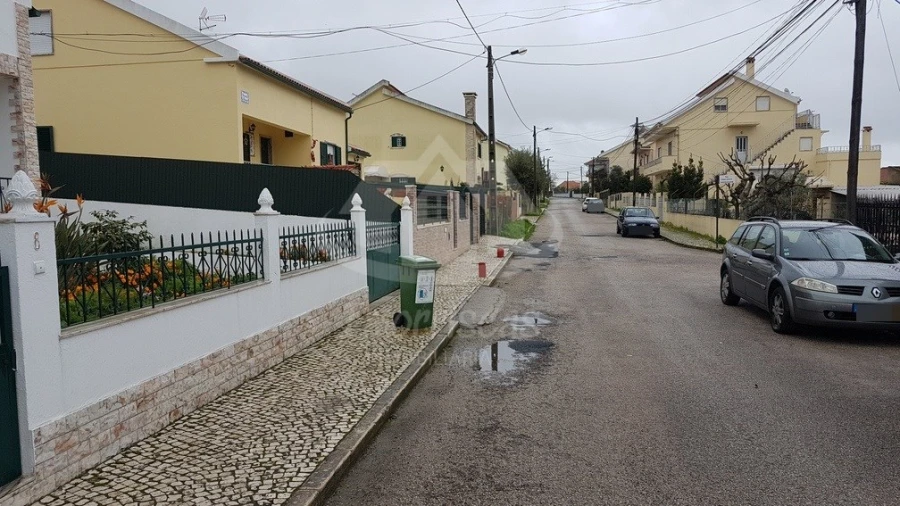 Terreno para Venda em Santa Iria de Azoia, São João da Talha e Bobadela Foto 12