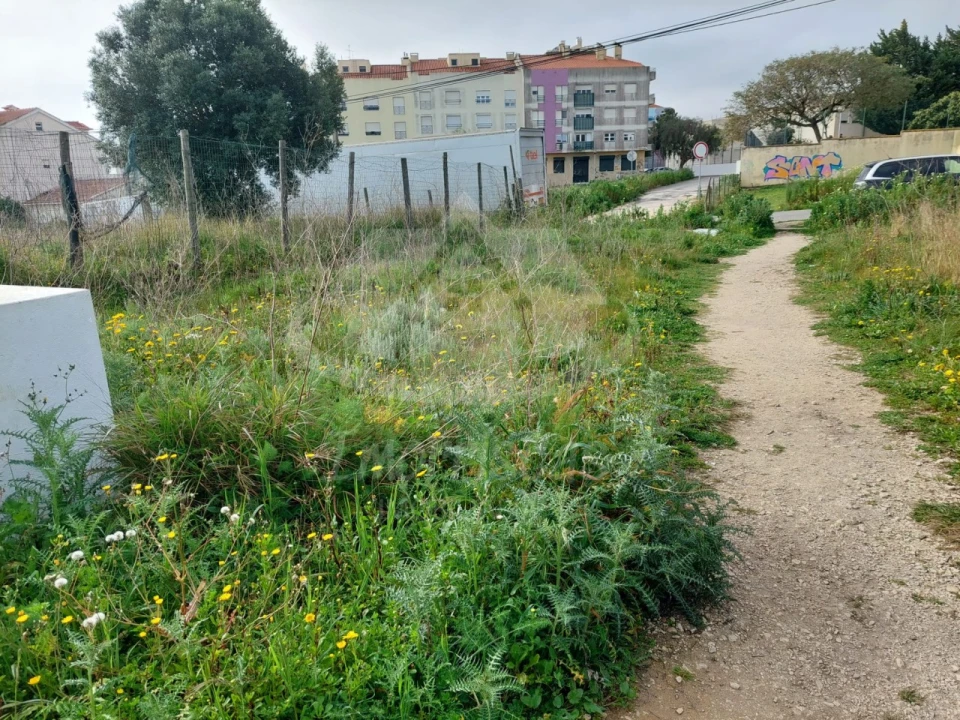 Terreno para Venda em Santa Iria de Azoia, São João da Talha e Bobadela Foto 2