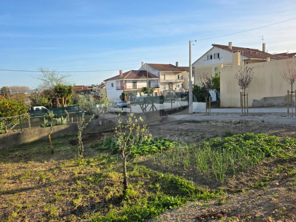 Terreno para Venda em Santa Iria de Azoia, São João da Talha e Bobadela Foto 2