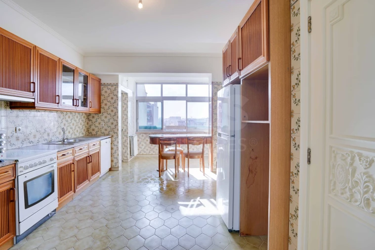 Apartamento T5 para Venda em Lumiar Foto 5