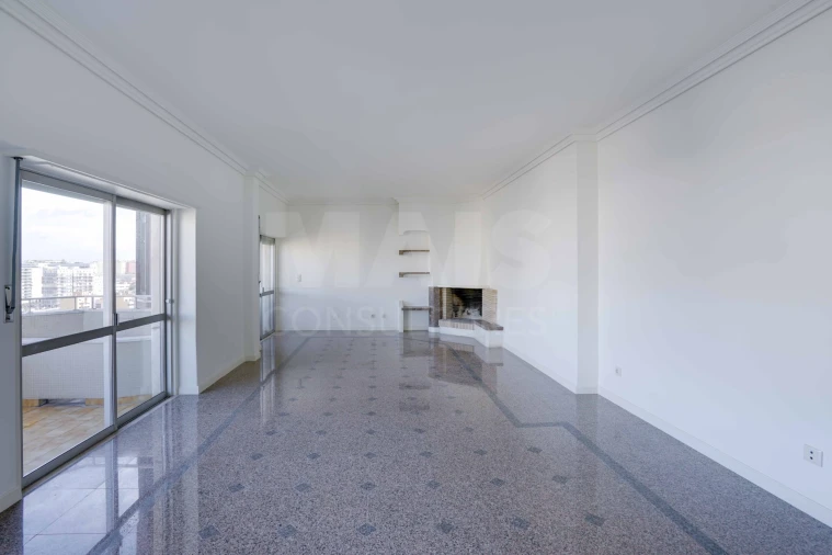 Apartamento T5 para Venda em Lumiar Foto 4