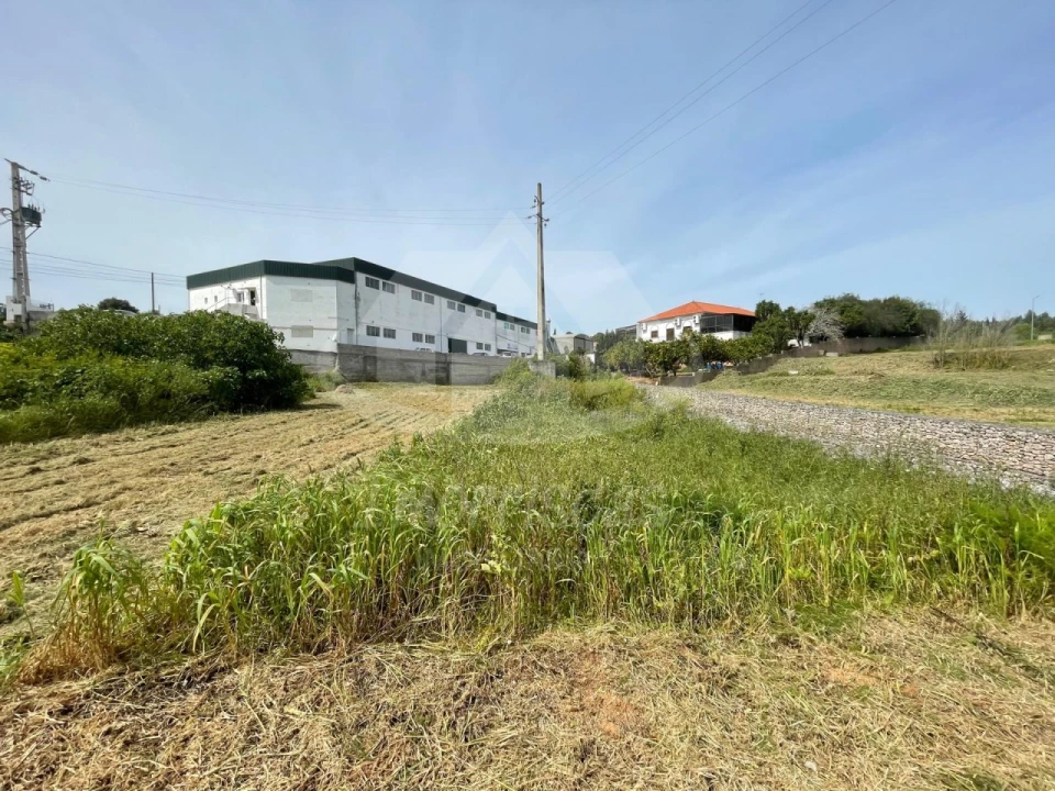 Terreno para Venda em Vialonga Foto 1