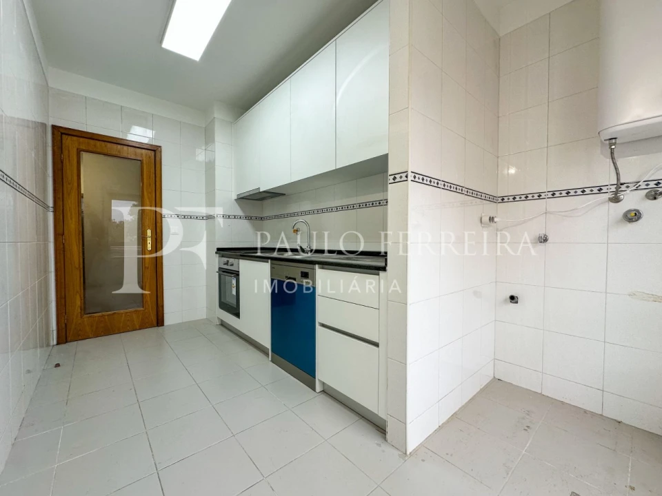 Apartamento T2 para Arrendamento em Vila Nova de Famalicão e Calendário Foto 6