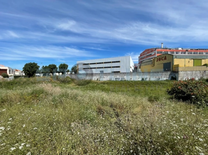 Terreno para Venda em Sacavém e Prior Velho Foto 2