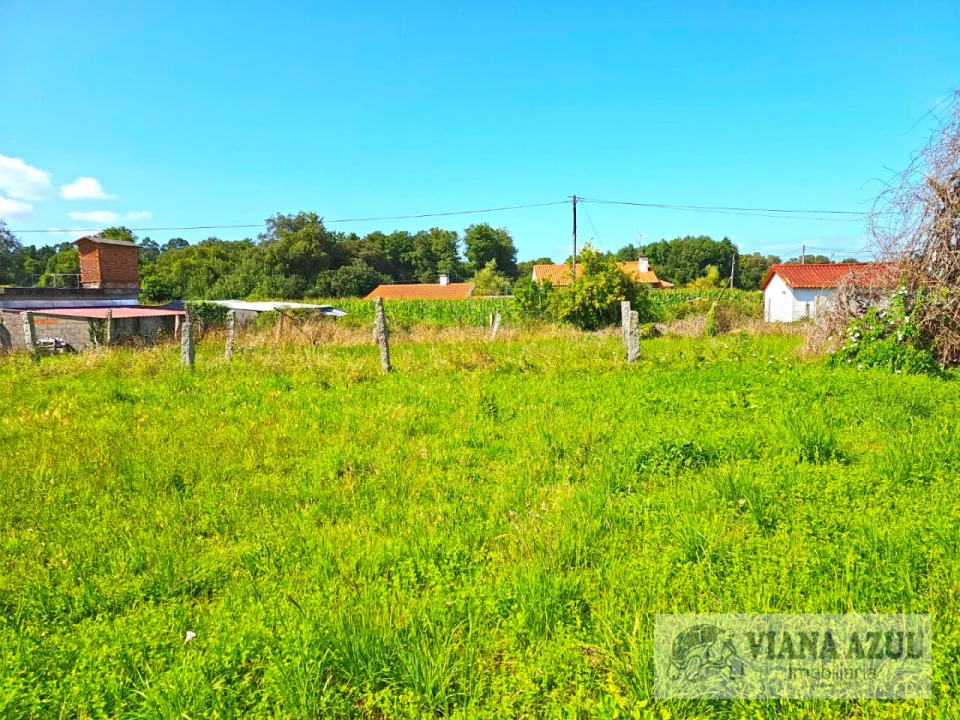 Terreno para Venda em Gondarem Foto 8