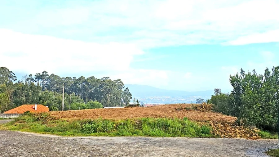 Terreno para Venda em Vila Nova de Anha