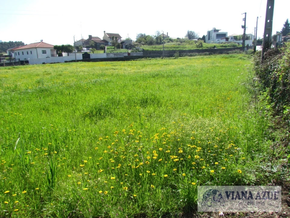 Terreno para Venda em Santa Marta de Portuzelo Foto 2