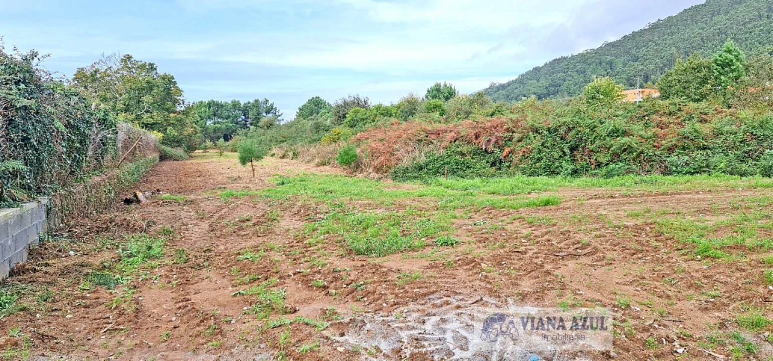 Terreno para Venda em Carreço Foto 1