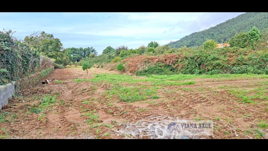 Terreno para Venda em Carreço