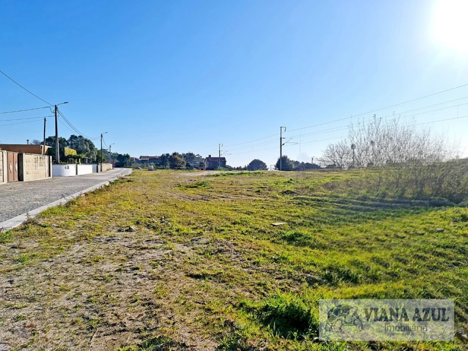 Terreno para Venda em Carreço Foto 2