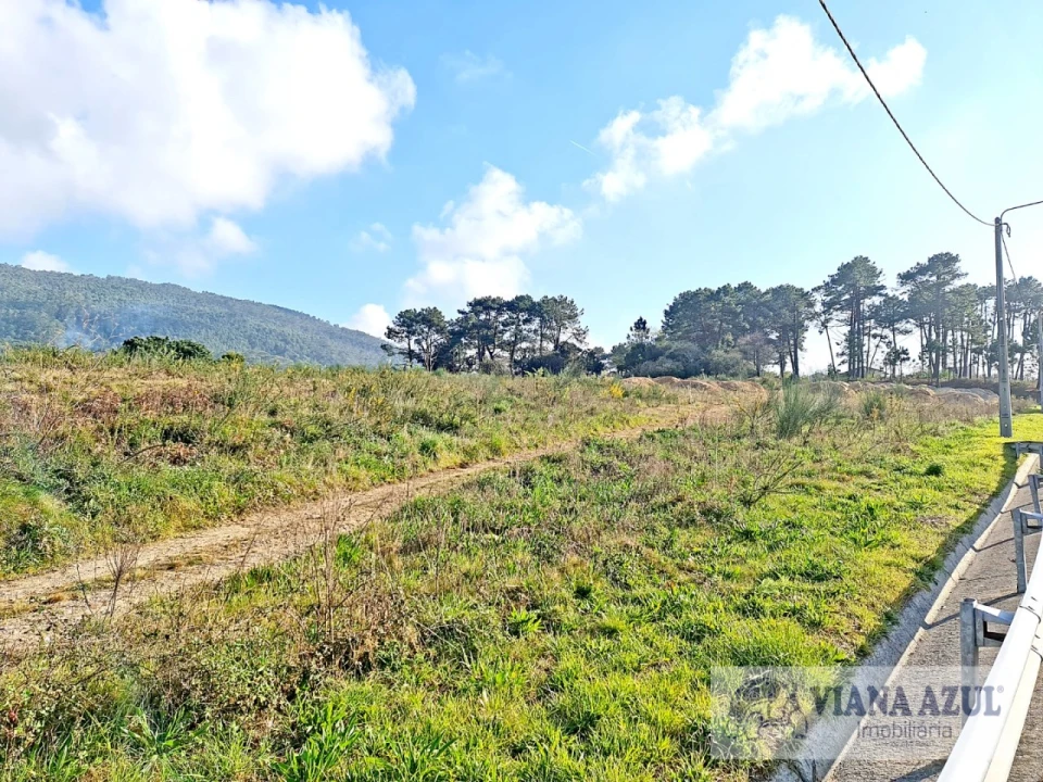 Terreno para Venda em Carreço Foto 11