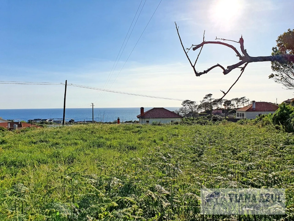 Terreno para Venda em Carreço Foto 2