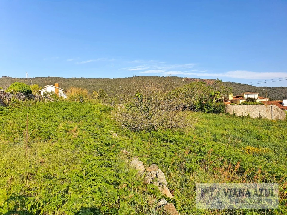 Terreno para Venda em Carreço Foto 9