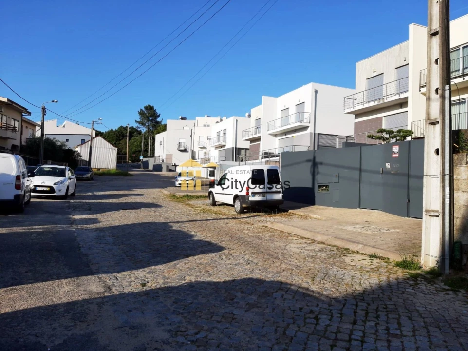 Terreno para Venda em Fânzeres e São Pedro da Cova Foto 8