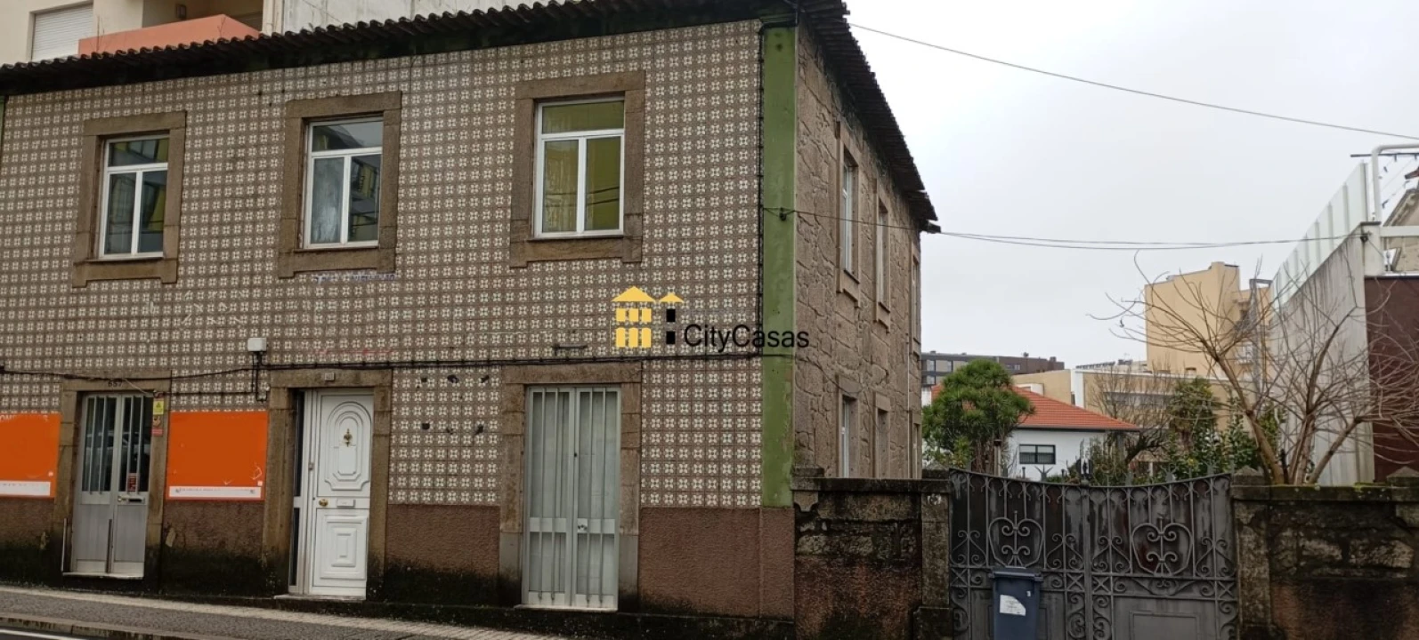 Terreno para Venda em Castêlo da Maia Foto 1