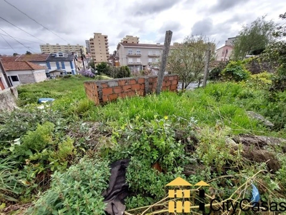 Terreno para Venda em Fânzeres e São Pedro da Cova Foto 5