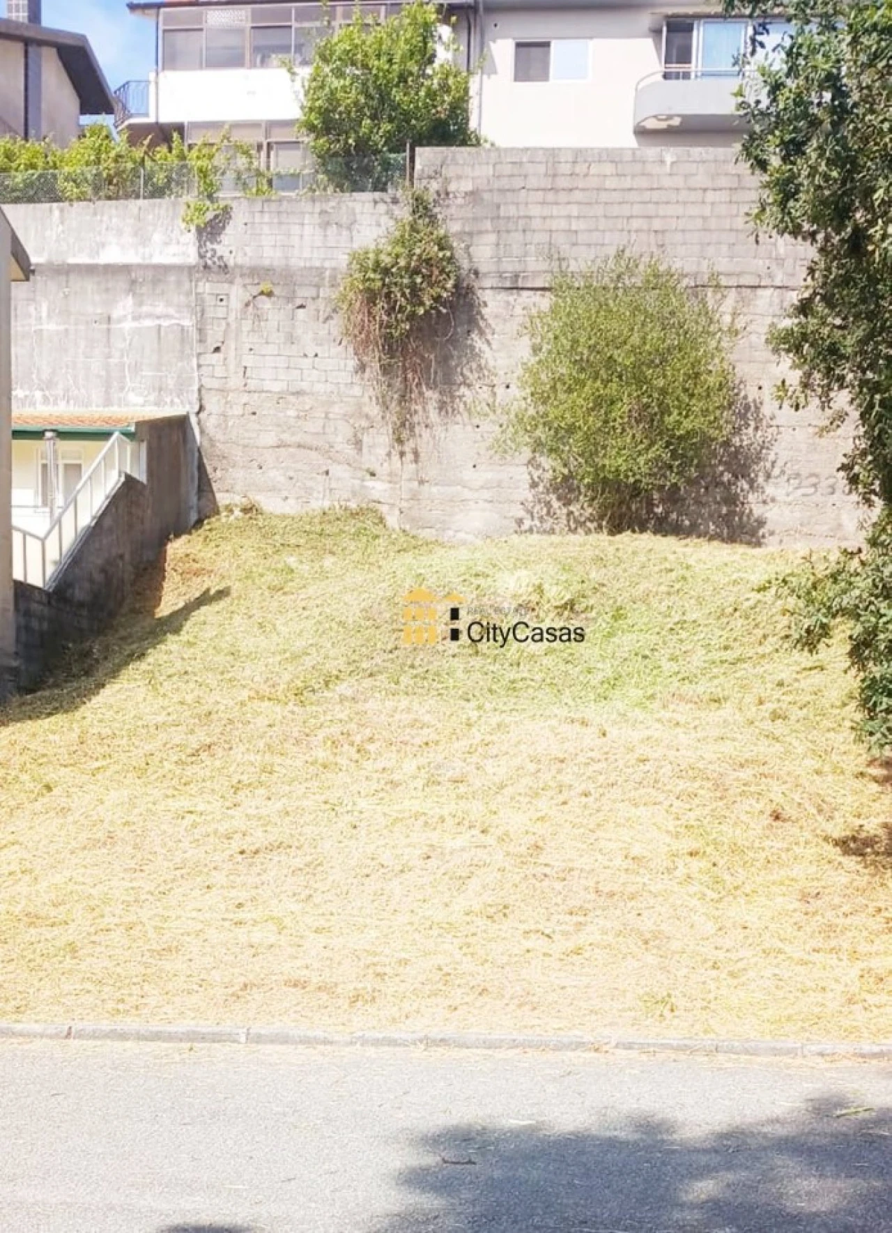 Terreno para Venda em Fânzeres e São Pedro da Cova Foto 1