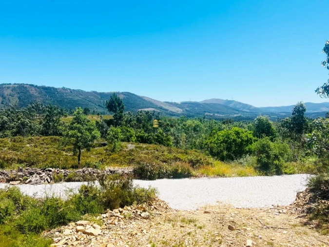 Terreno para Venda em Melres e Medas