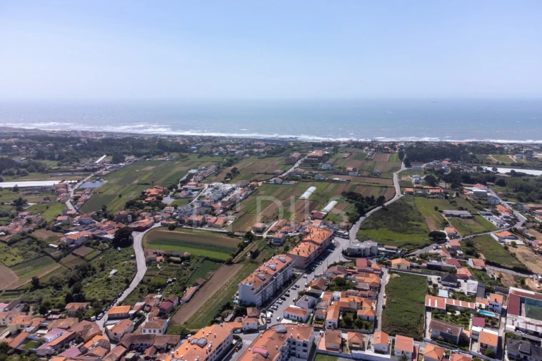 Terreno para Venda em Gulpilhares e Valadares Foto 1