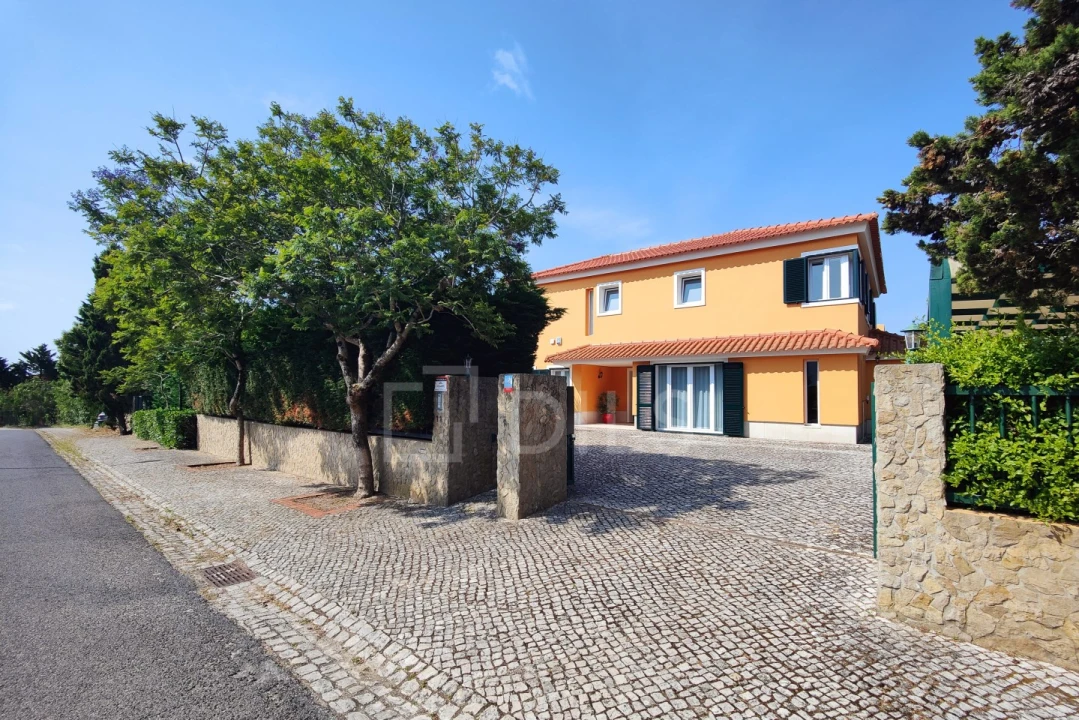 Moradia T6 para Venda em Queluz e Belas Foto 3