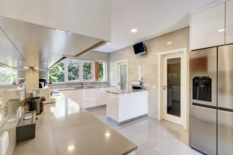 Moradia T6 para Venda em Queluz e Belas Foto 14