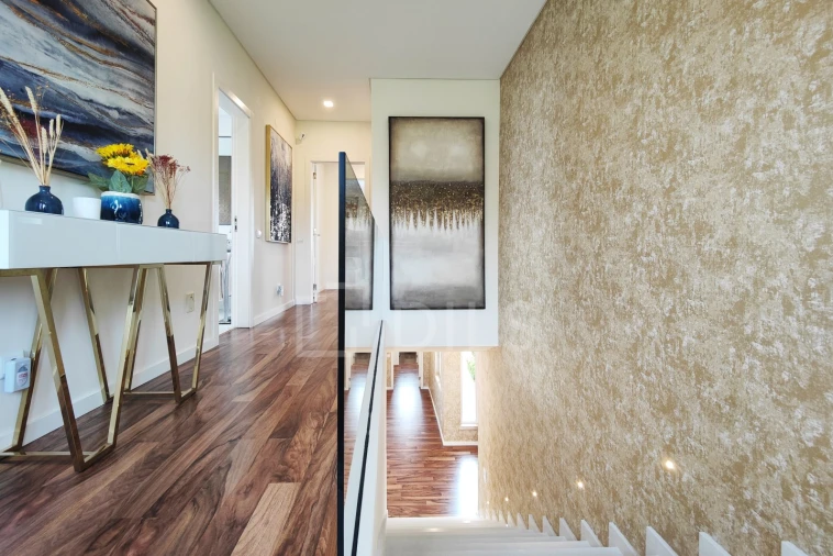 Moradia T6 para Venda em Queluz e Belas Foto 27