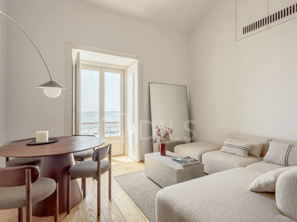Apartamento T1 para Venda em Santa Maria Maior Foto 1