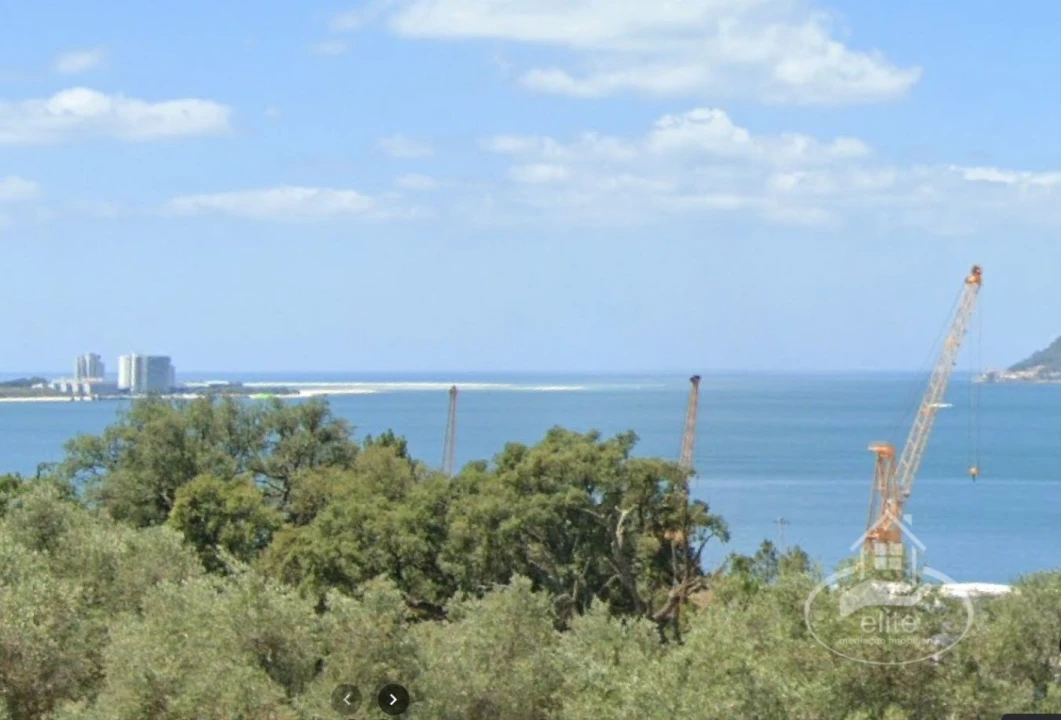 Terreno para Venda em Setubal (São Sebastião) Foto 1