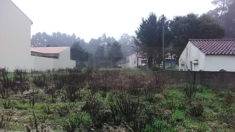 Terreno para Venda em Esgueira