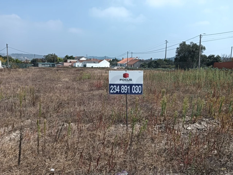 Terreno para Venda em Eixo e Eirol Foto 1