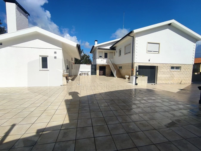 Moradia T3 para Arrendamento em Requeixo, Nossa Senhora de Fátima e Nariz Foto 1