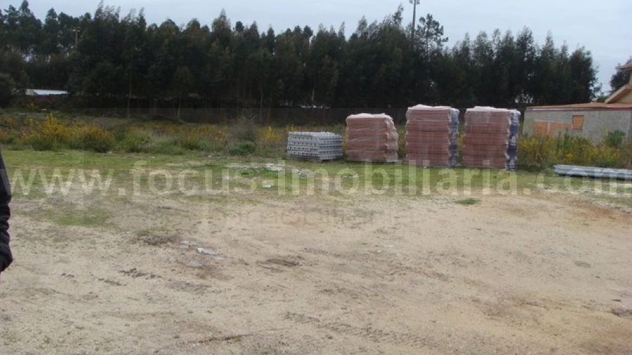 Terreno para Venda em Amoreira da Gândara, Paredes do Bairro e Ancas