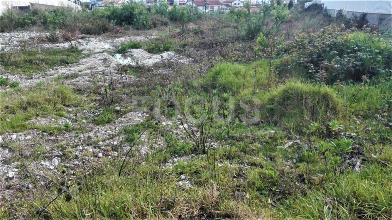 Terreno para Venda em Eixo e Eirol Foto 1